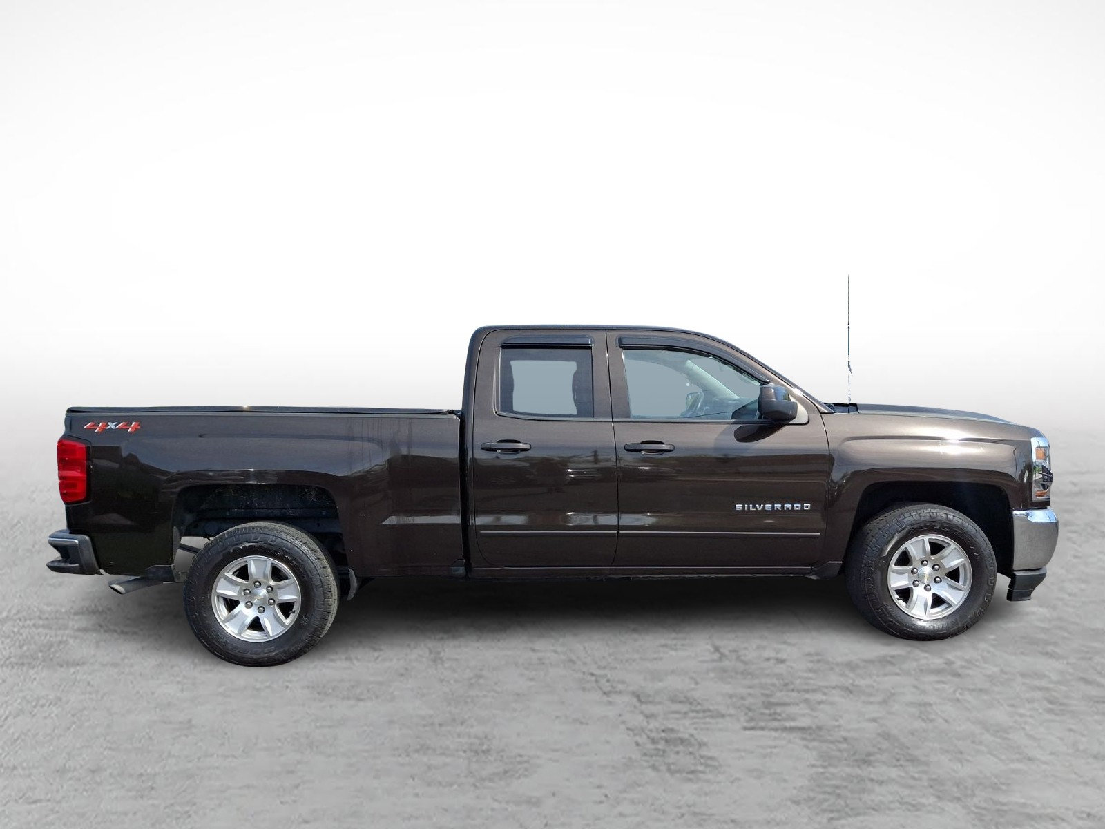 Used 2018 Chevrolet Silverado 1500 LT AWD/4WD image 7
