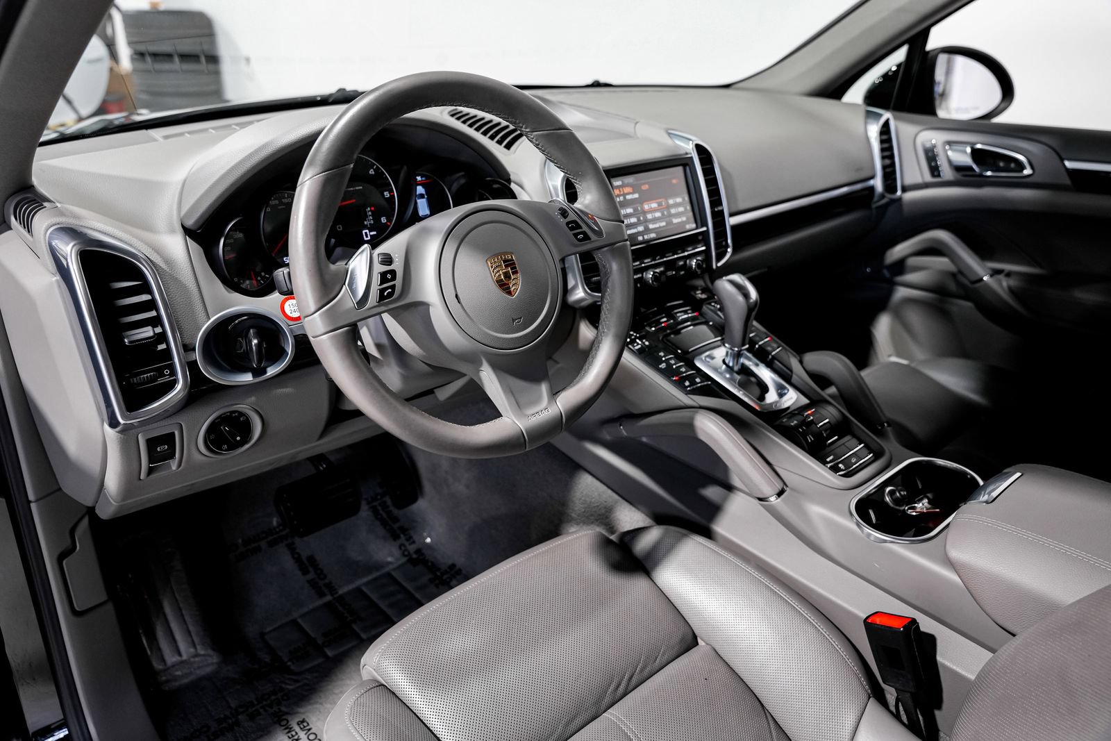 Used 2013 Porsche Cayenne Diesel AWD/4WD image 19