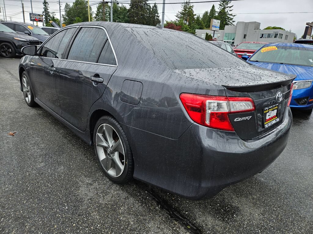 Used 2012 Toyota Camry SE w/ Leather Pkg FWD image 6