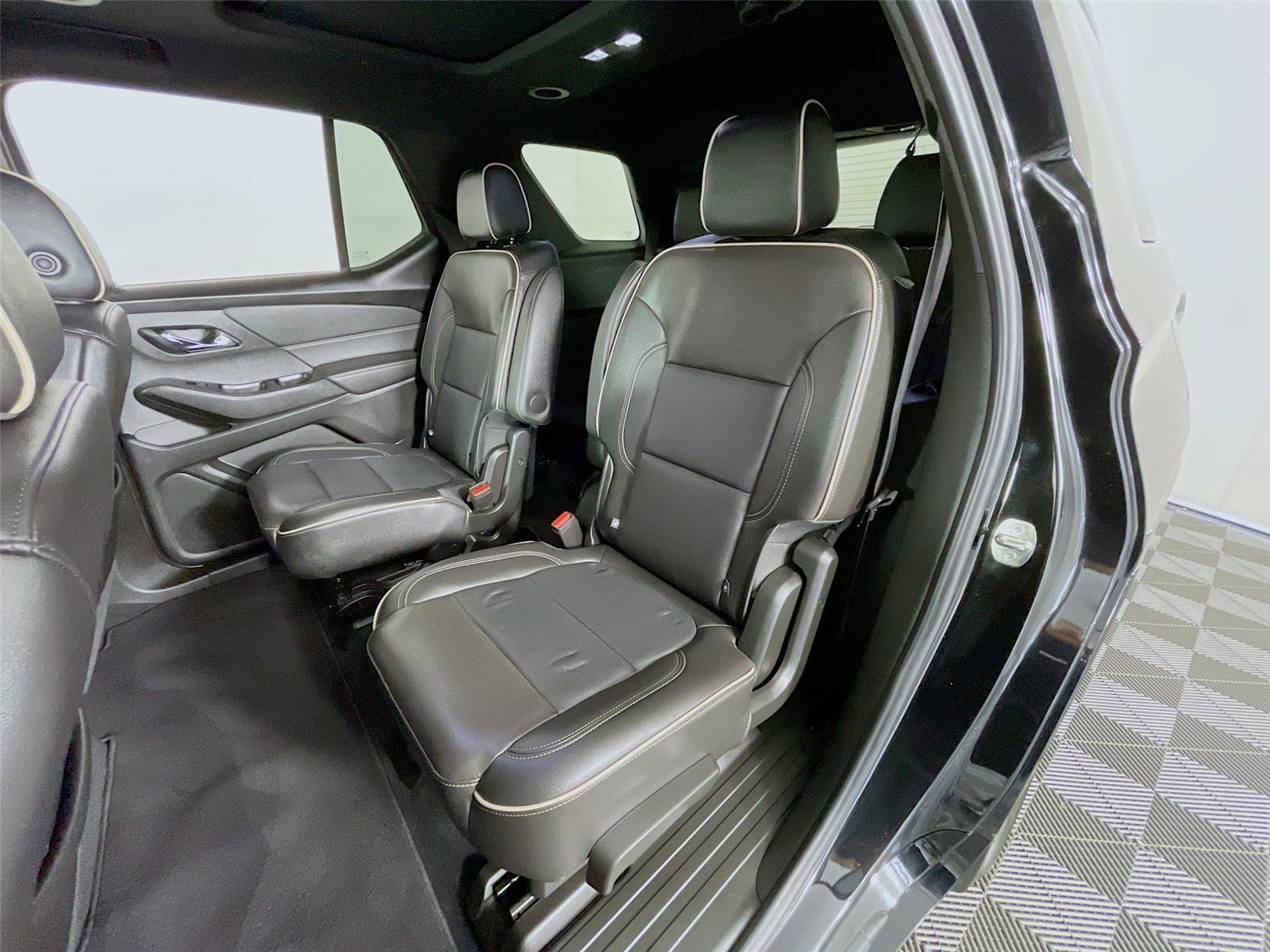 Used 2023 Chevrolet Traverse Premier w/ Redline Edition AWD/4WD image 28
