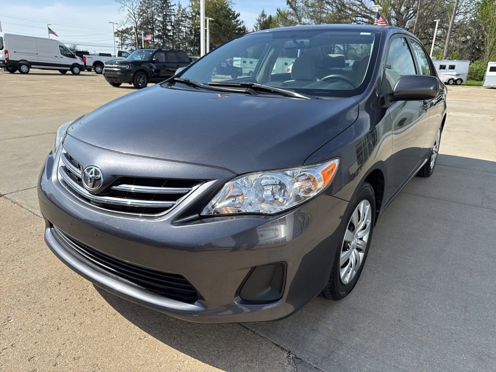 Used 2013 Toyota Corolla LE FWD image 2