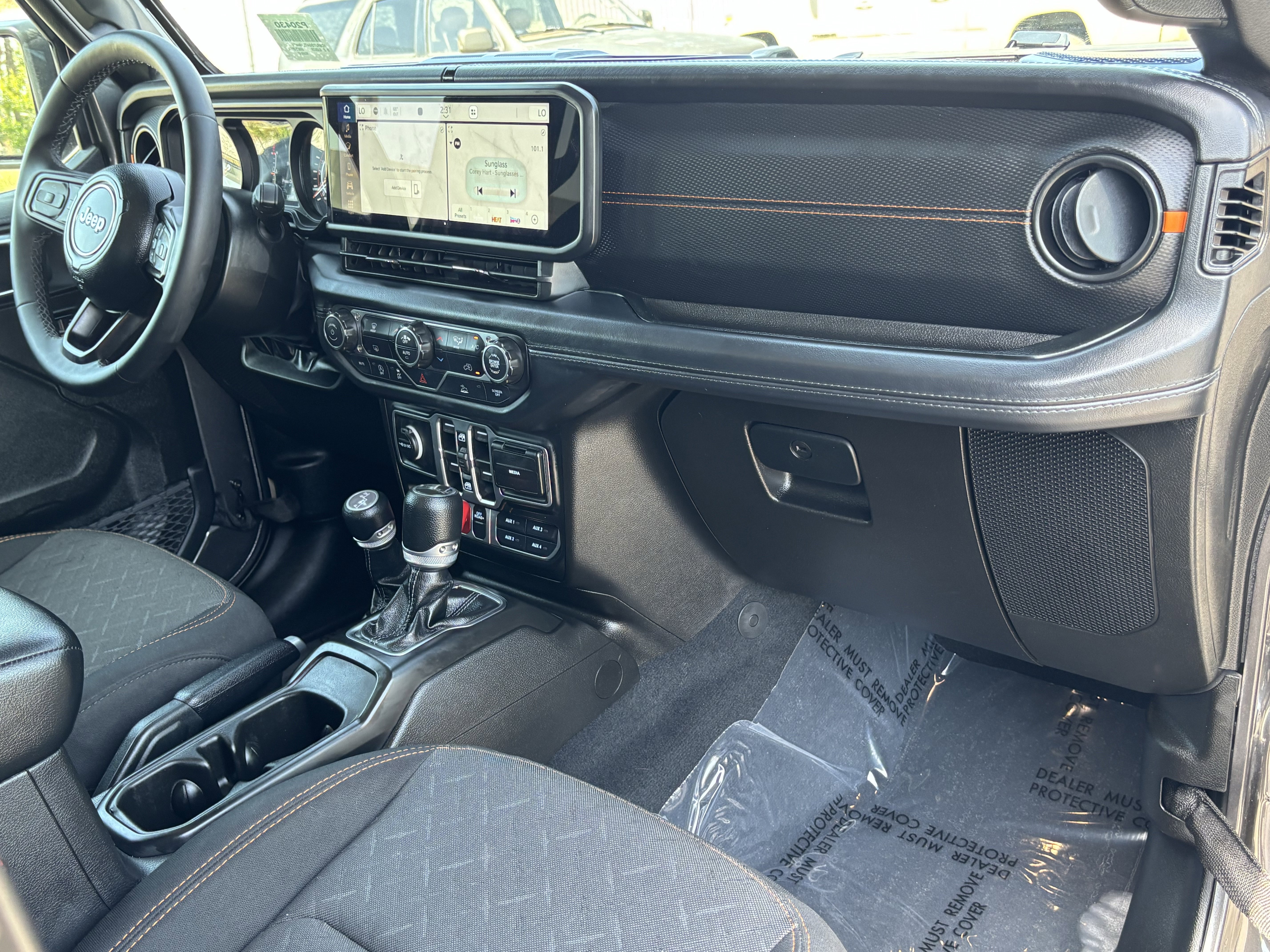 Used 2026 Jeep Gladiator Mojave AWD/4WD image 14