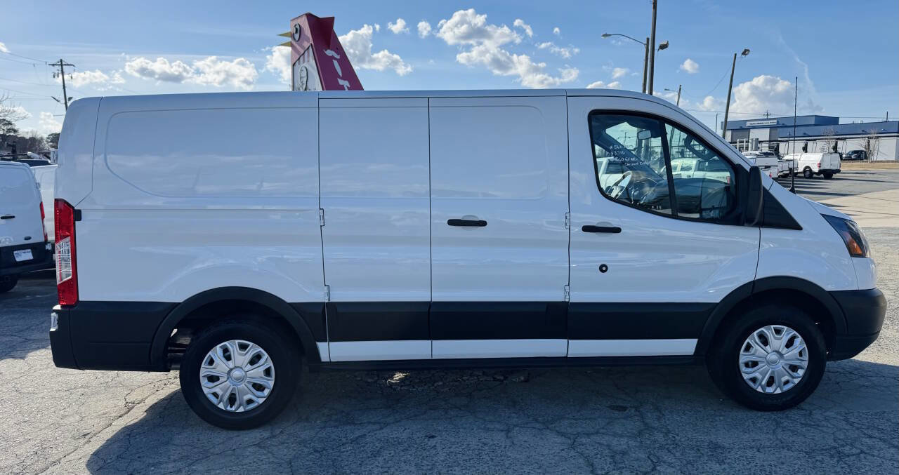 Used 2019 Ford Transit 150 130 Low Roof image 3