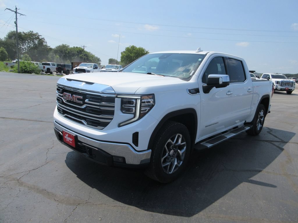 Used 2022 GMC Sierra 1500 SLT w/ SLT Premium Package AWD/4WD image 11