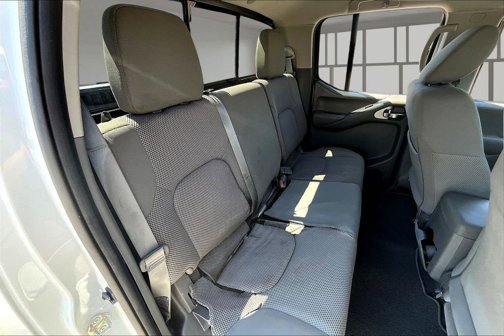 Used 2020 Nissan Frontier SV RWD image 24