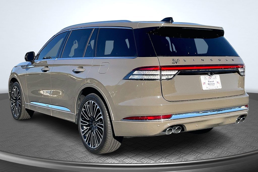 New 2026 Lincoln Aviator Black Label w/ Dynamic Handling Package AWD/4WD image 3