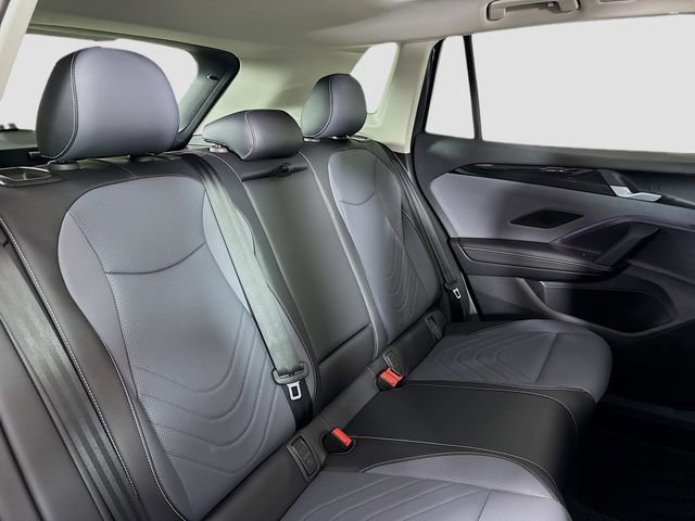 New 2026 Volkswagen Tiguan SE image 28