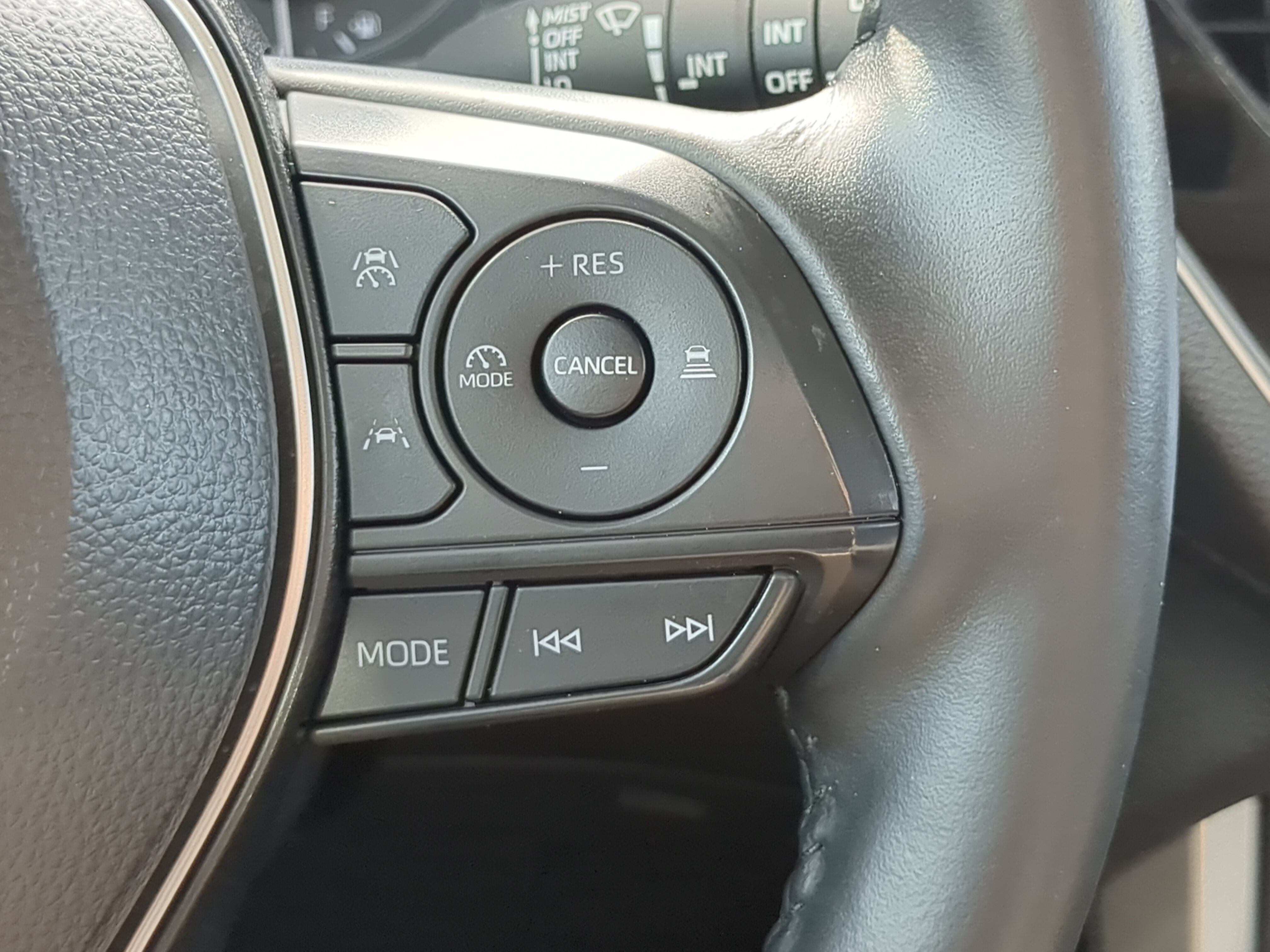 Used 2024 Toyota Corolla Cross LE FWD image 24