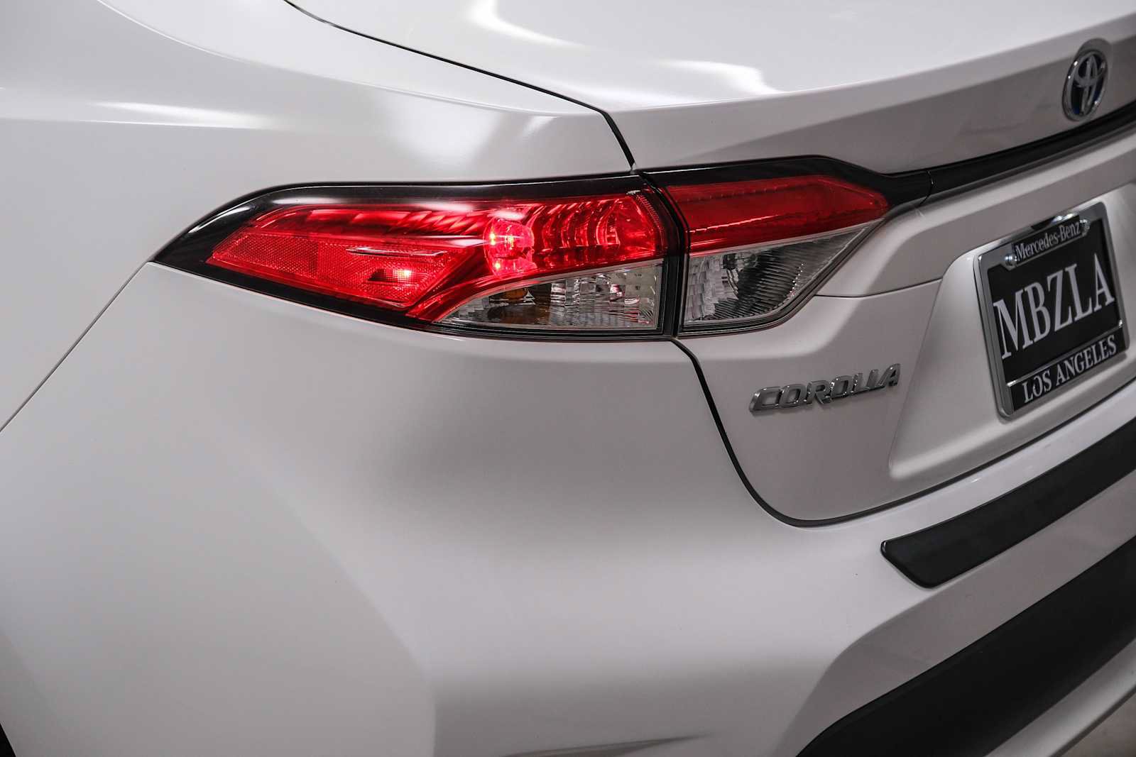 Used 2021 Toyota Corolla LE w/ Carpet Mat Package (TMS) FWD image 7