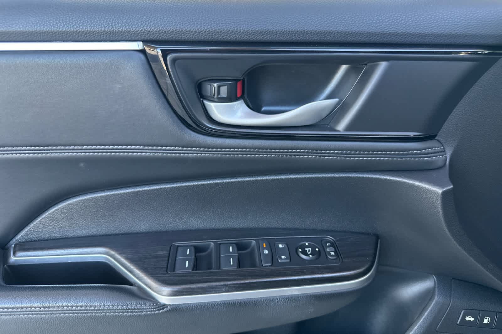 Used 2020 Honda Clarity Plug-In Hybrid image 12