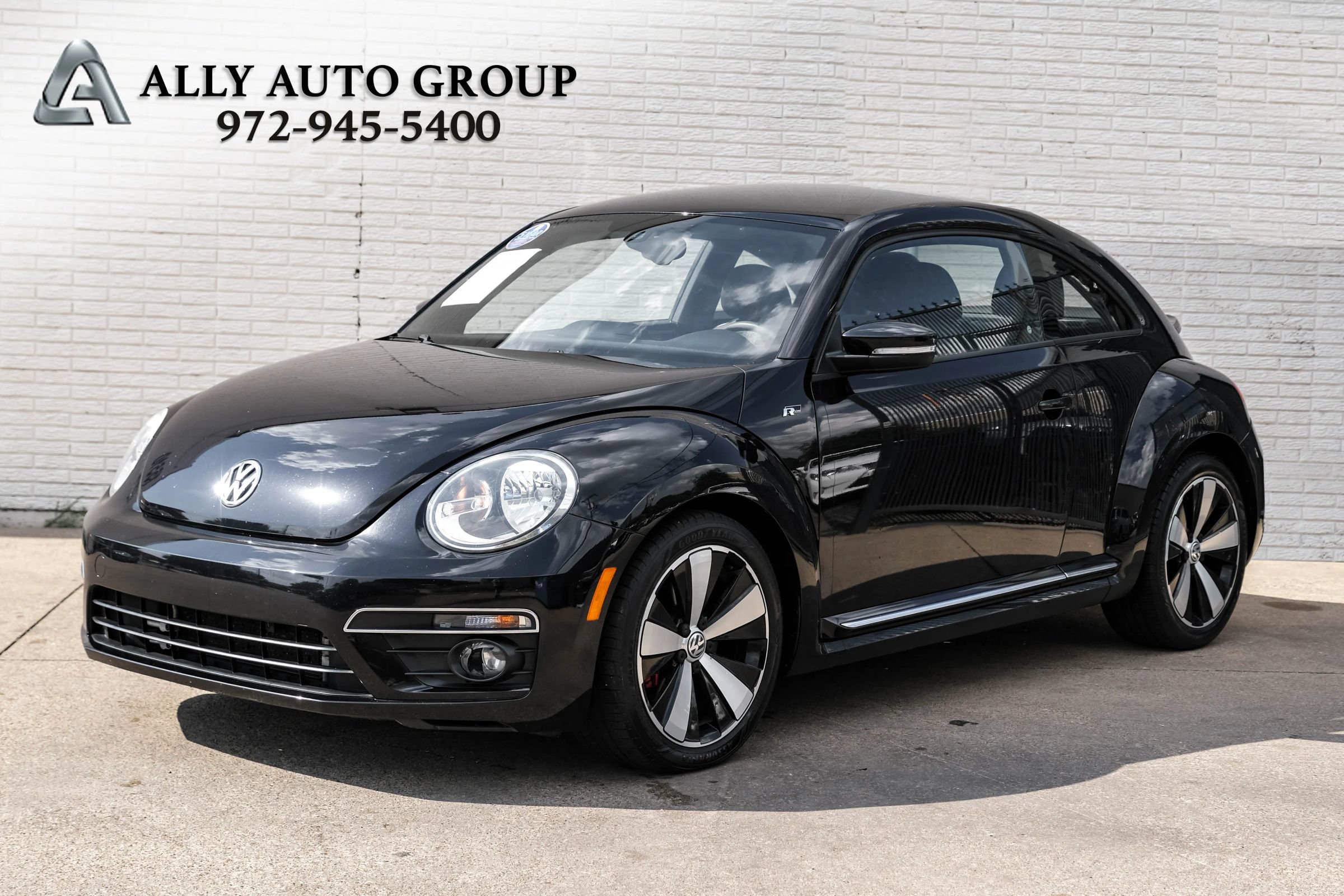 Used 2016 Volkswagen Beetle R-Line SE FWD image 1