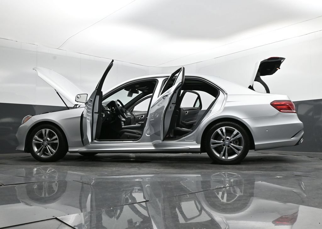 Used 2014 Mercedes-Benz E 250 BlueTEC Sedan image 40