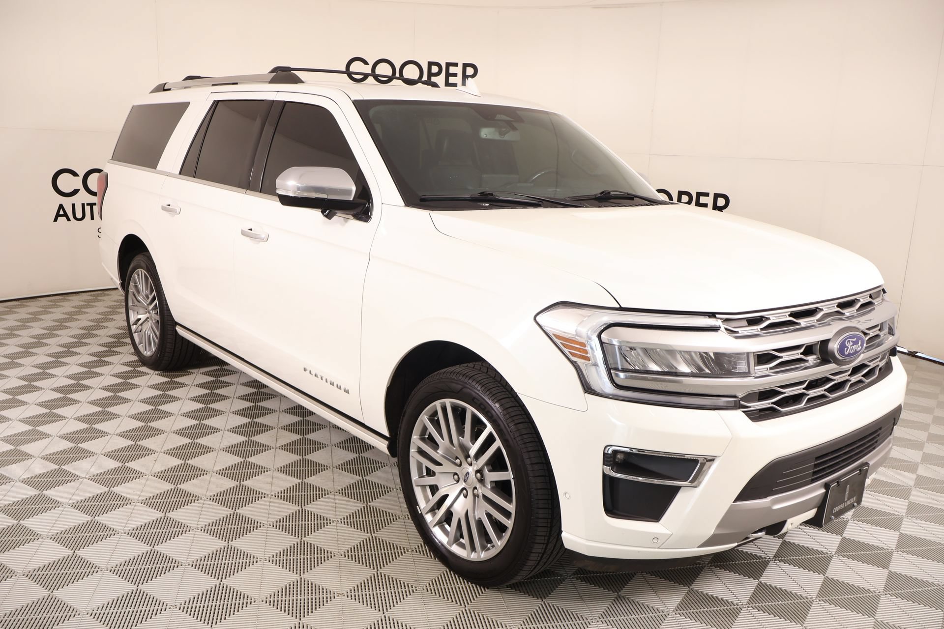 Used 2024 Ford Expedition Max Platinum AWD/4WD image 1