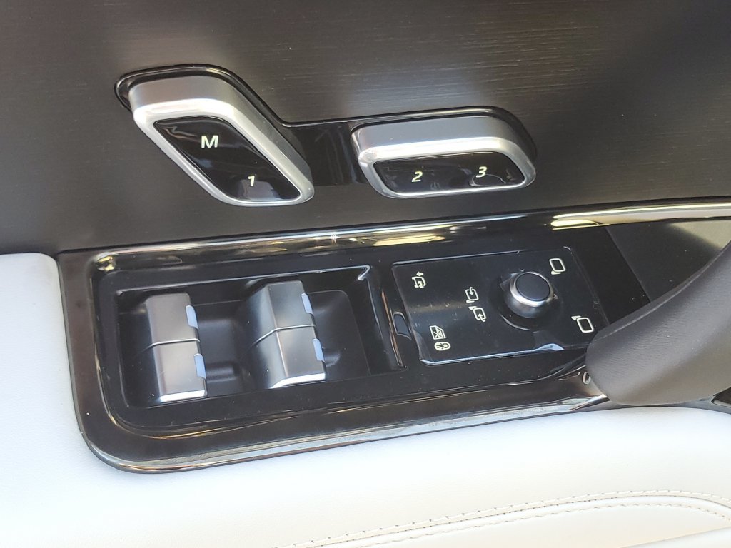 New 2027 Land Rover Range Rover Sport SE AWD/4WD image 9
