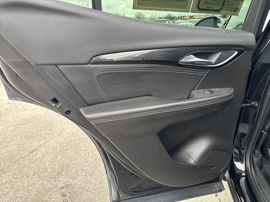 Used 2021 Buick Envision Essence image 32