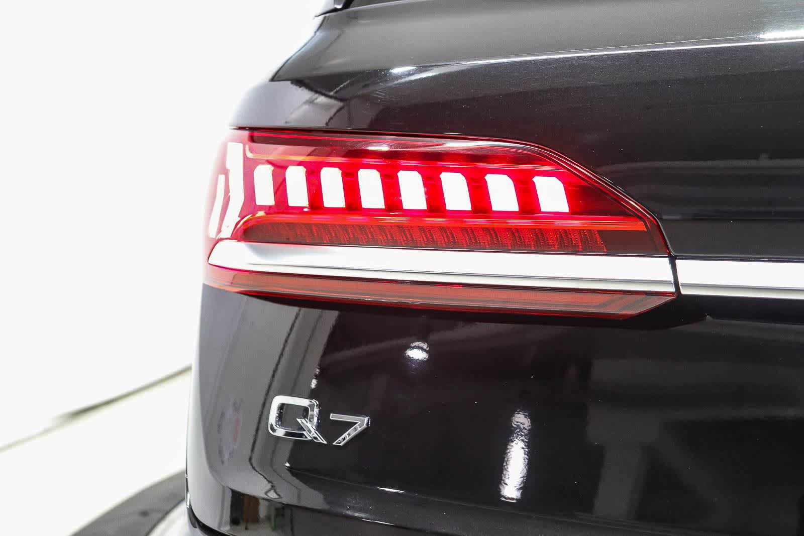 Used 2024 Audi Q7 2.0T Premium w/ Convenience Package AWD/4WD image 11