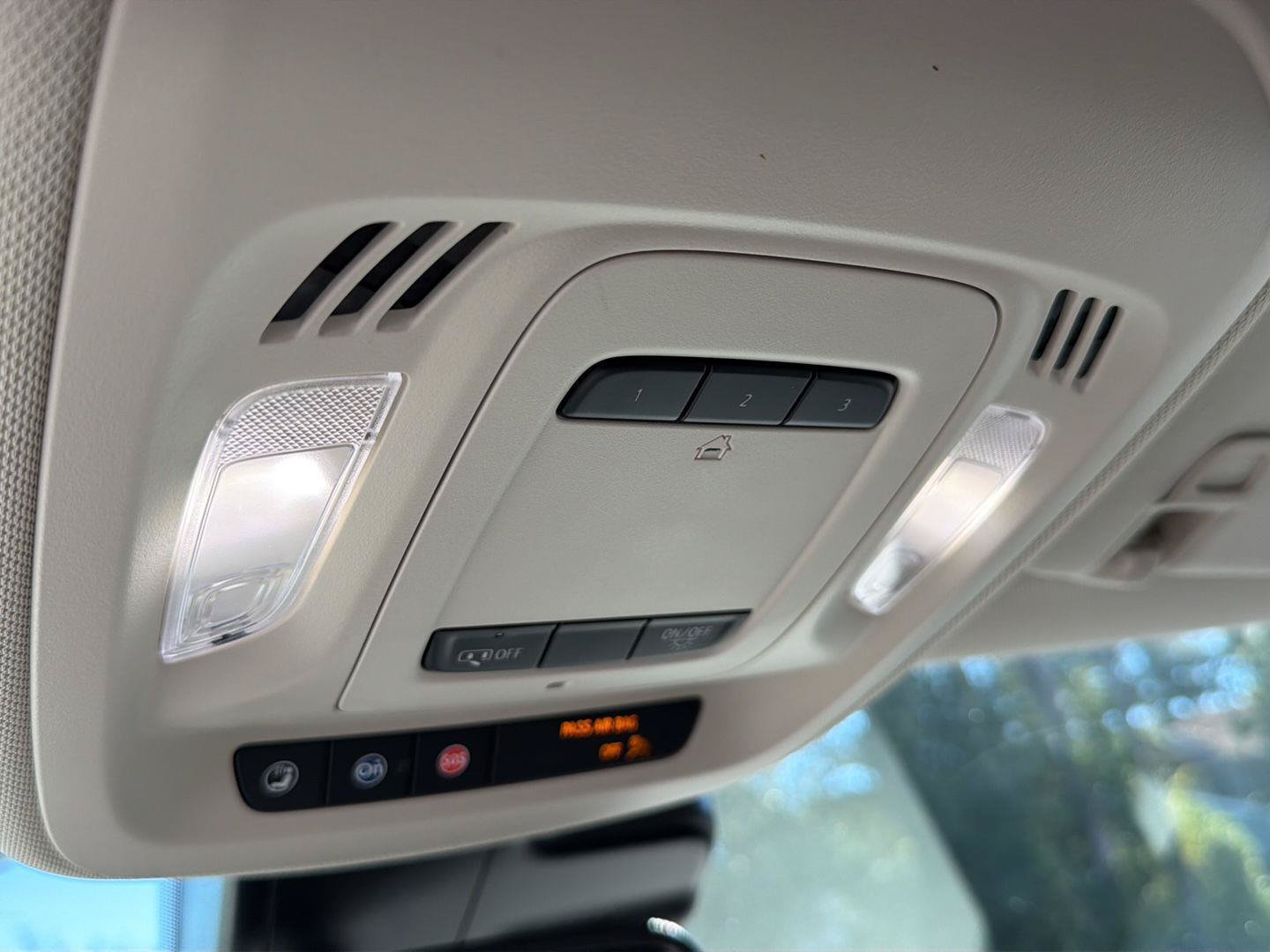 Used 2023 Buick Envision Essence w/ Technology Package I AWD/4WD image 31
