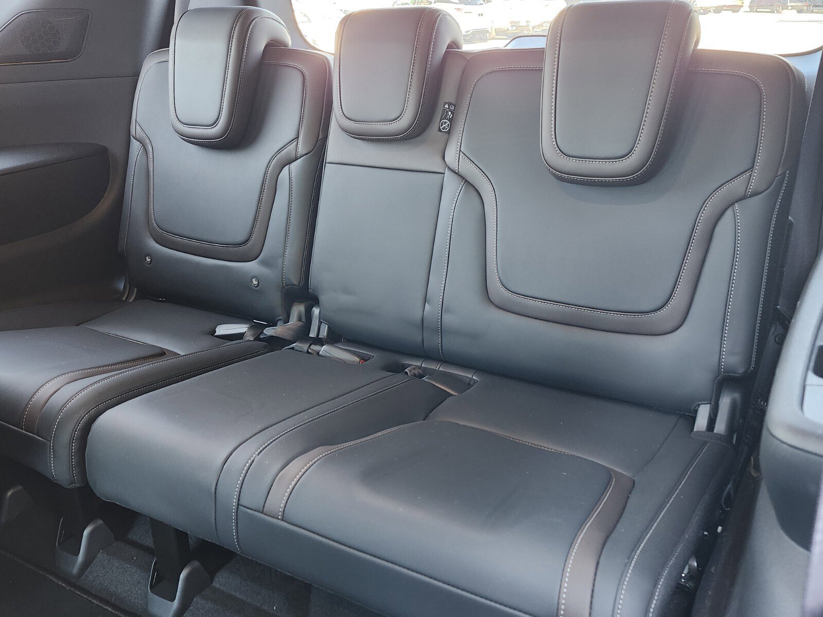 Used 2025 Nissan Armada SL w/ Captain's Chari Seat Package image 16