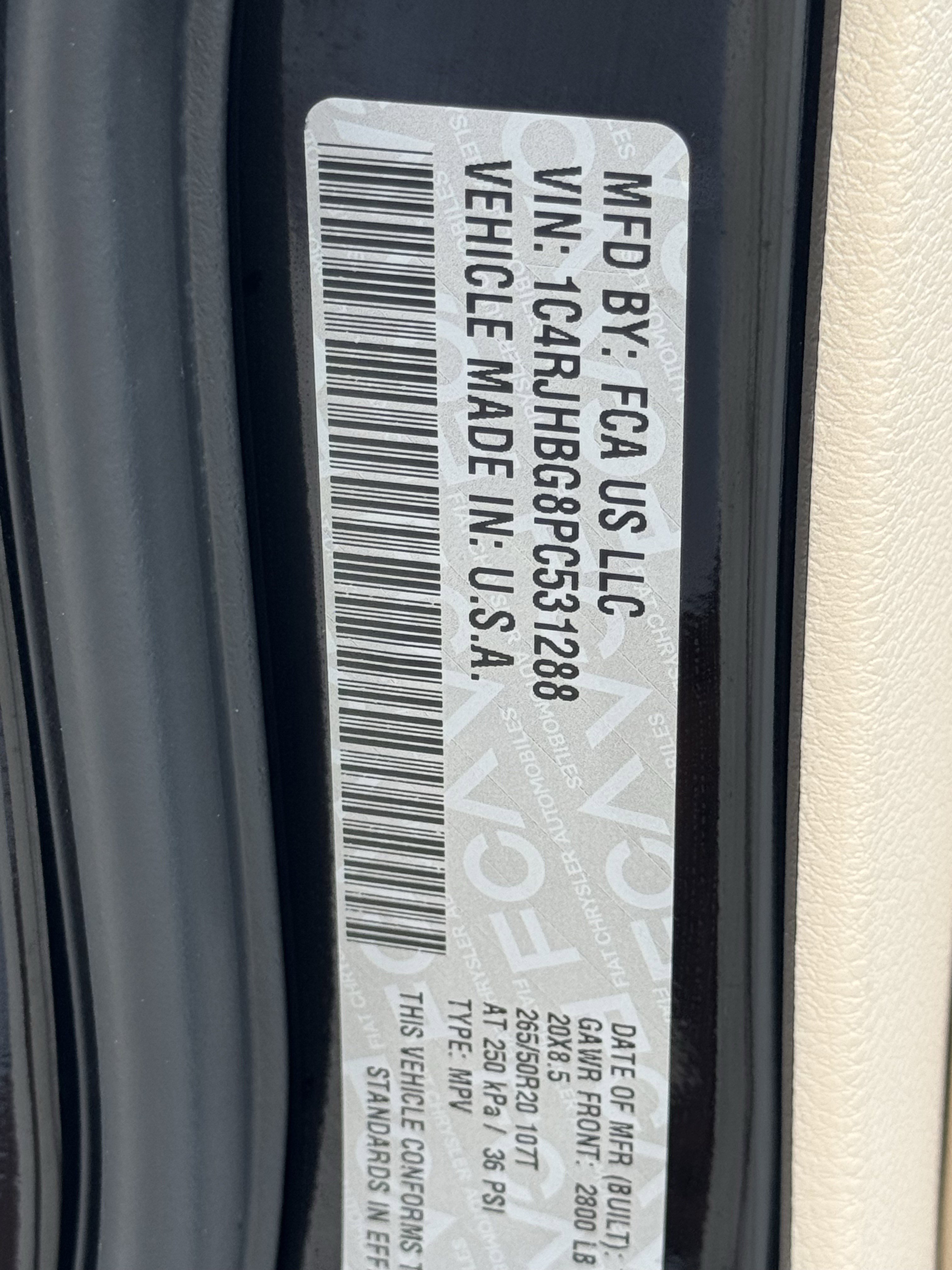 Used 2023 Jeep Grand Cherokee Limited w/ Luxury Tech Group II image 32