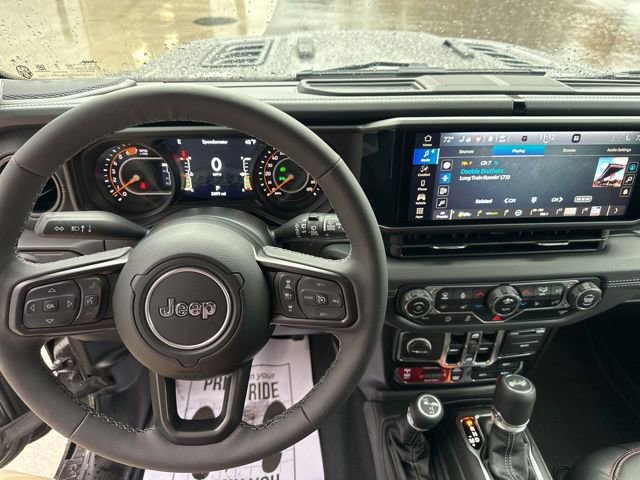 Certified 2025 Jeep Wrangler Unlimited Rubicon w/ Convenience Group AWD/4WD image 15