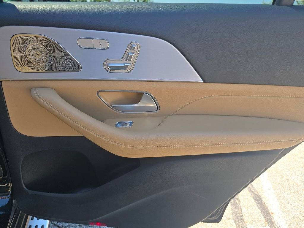 Used 2024 Mercedes-Benz GLS 450 4MATIC image 24