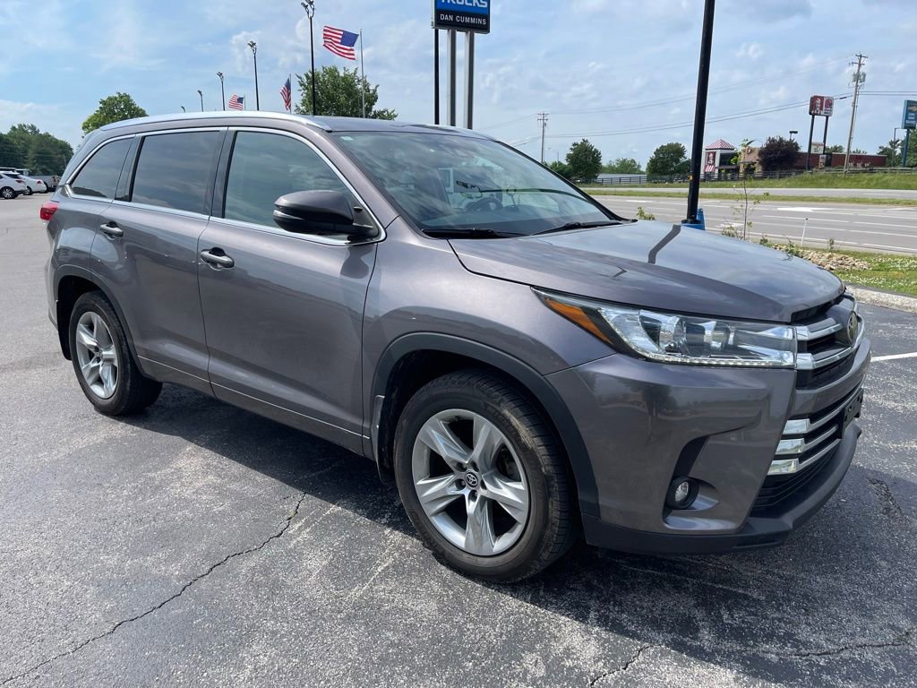 Used 2019 Toyota Highlander Limited AWD/4WD image 2