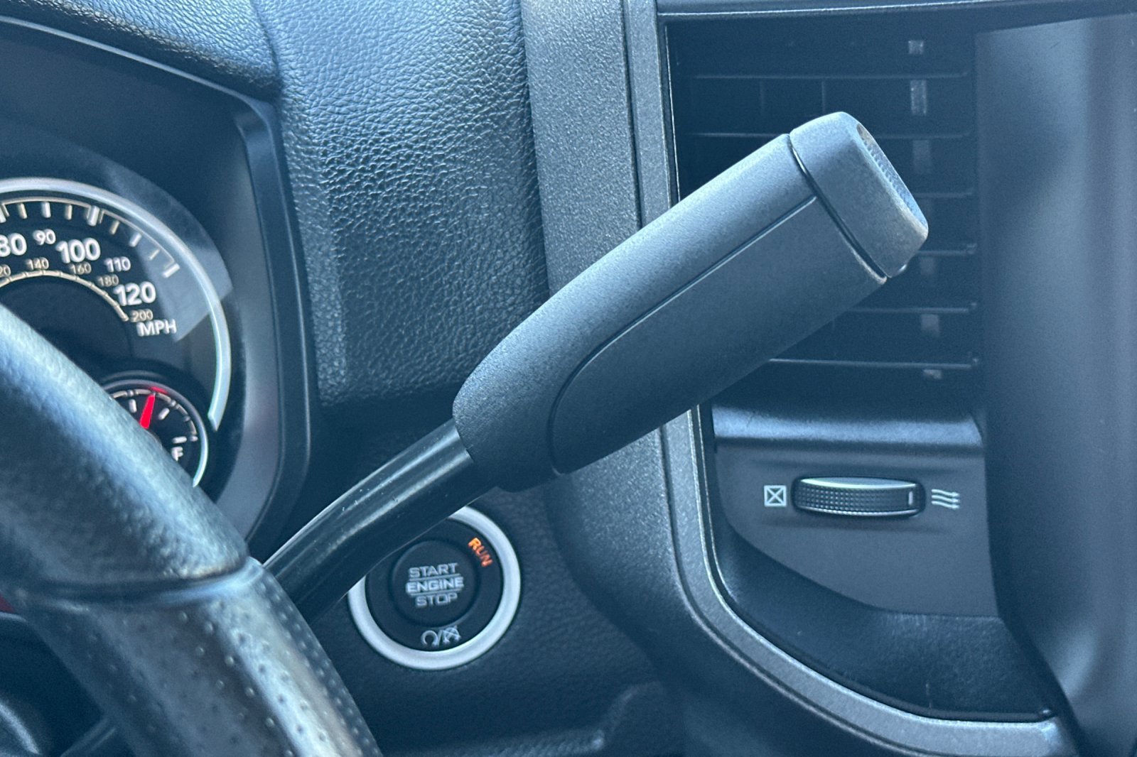 Used 2024 RAM 2500 Tradesman w/ Chrome Appearance Group image 21