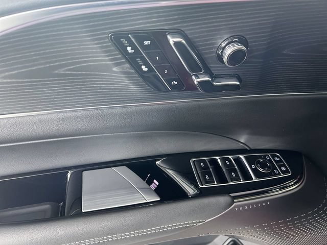 Used 2025 Cadillac Lyriq Sport AWD/4WD image 24
