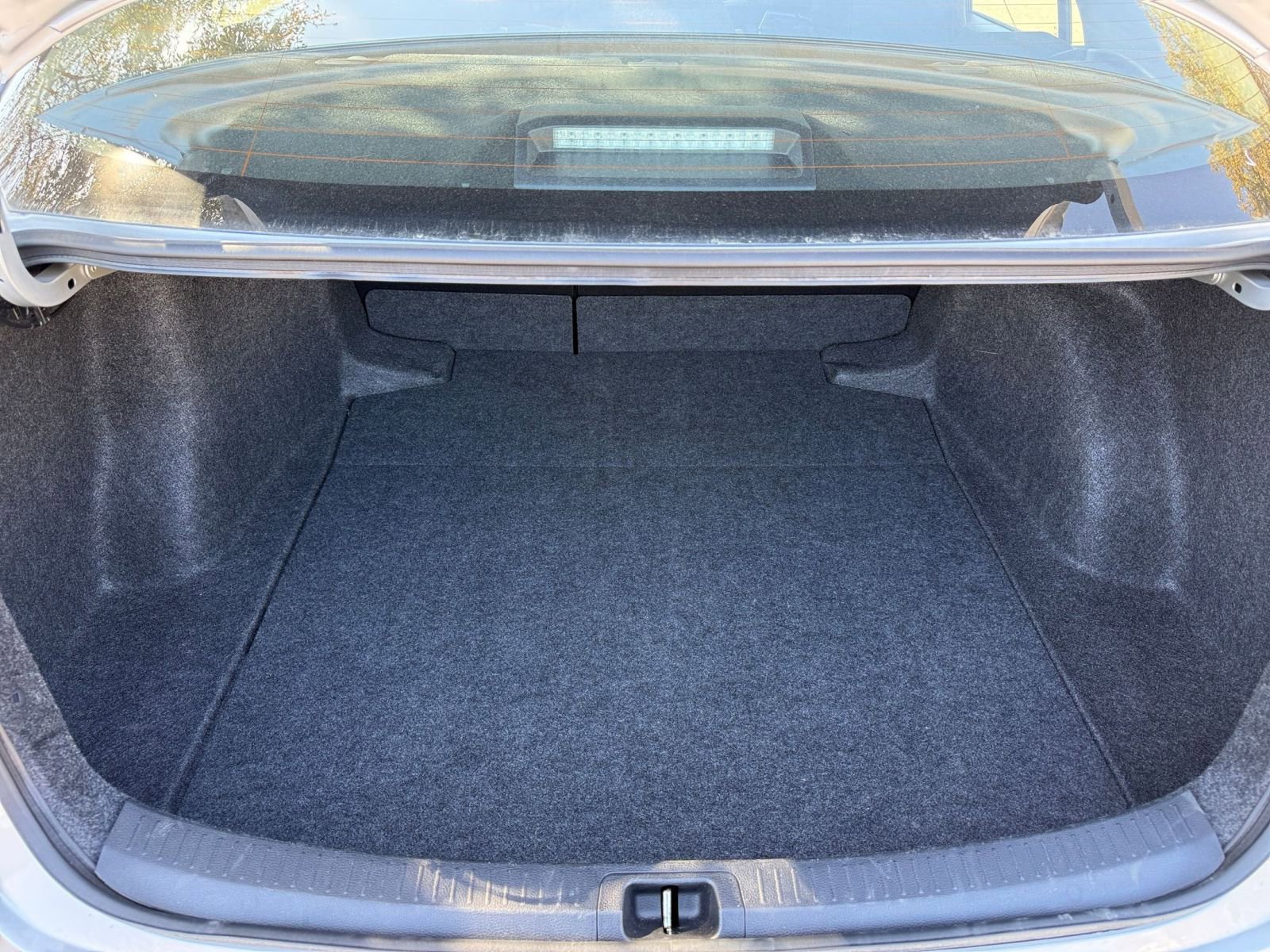 Used 2025 Toyota Corolla LE image 31