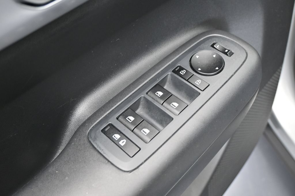 Used 2025 Hyundai Santa Fe SE FWD image 14