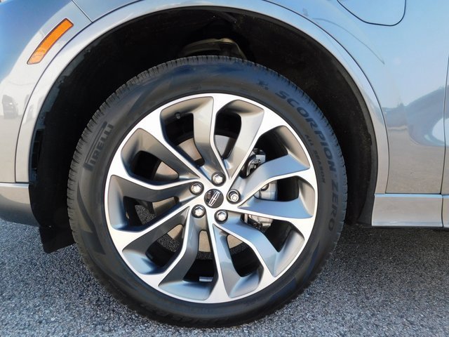 Used 2023 Lincoln Aviator Grand Touring w/ Elements Package Plus image 10