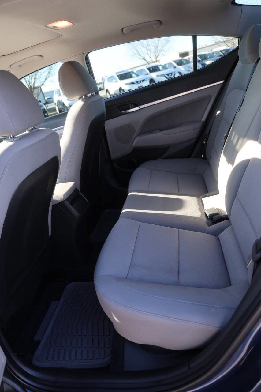 Used 2020 Hyundai Elantra Value Edition w/ Cargo Package (C1) FWD image 17