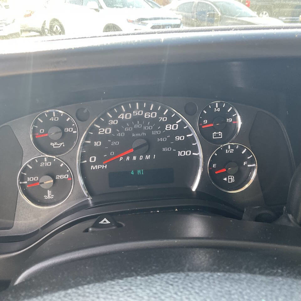 Used 2015 GMC Savana 2500 RWD image 11