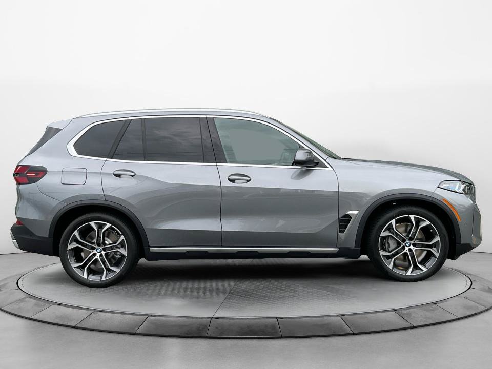 New 2026 BMW X5 xDrive50e AWD/4WD image 8