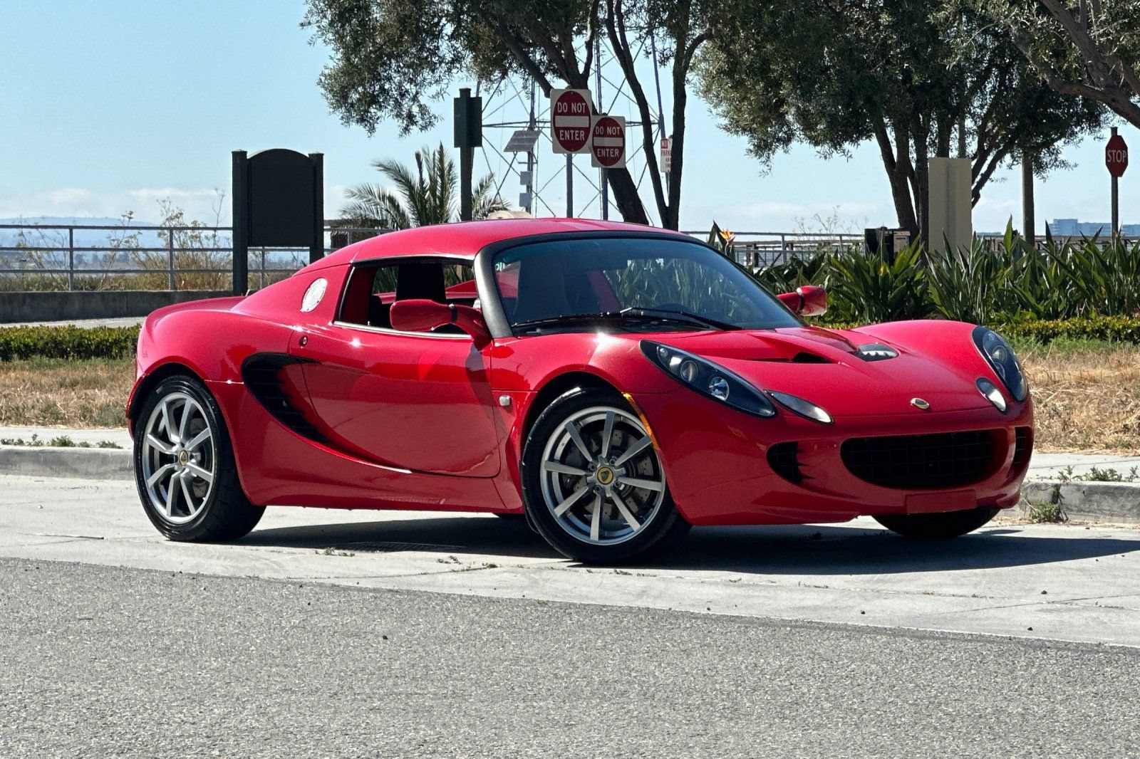 Used 2007 Lotus Elise RWD image 2