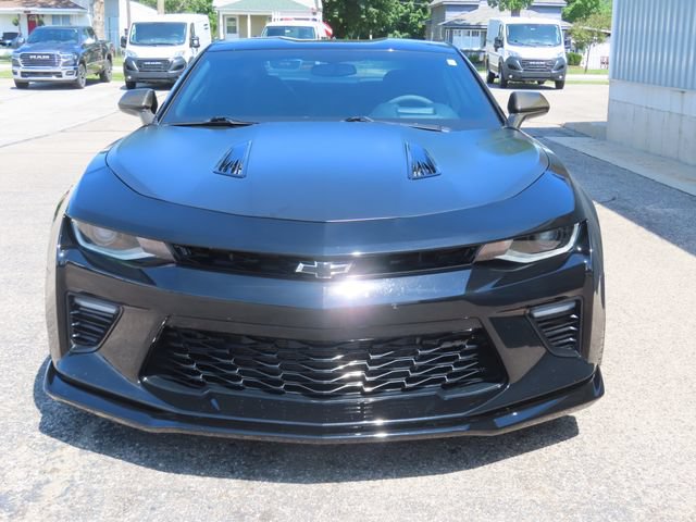Used 2018 Chevrolet Camaro SS RWD image 9