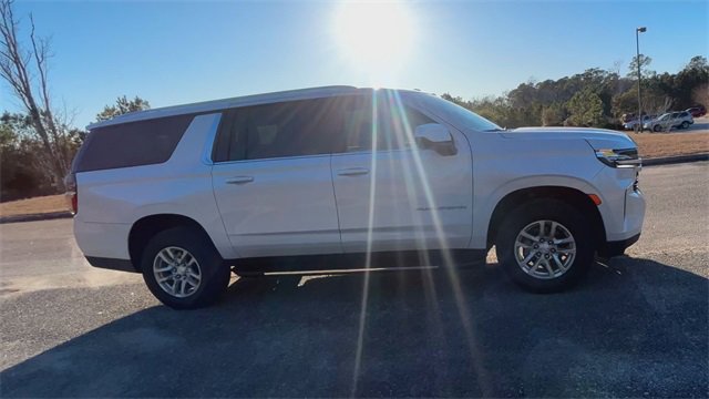 Used 2022 Chevrolet Suburban LT image 12