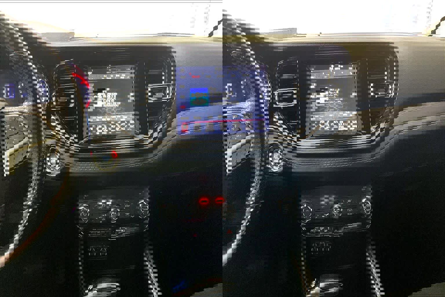 Used 2021 Dodge Durango SXT w/ 3rd Row Seating Group image 7