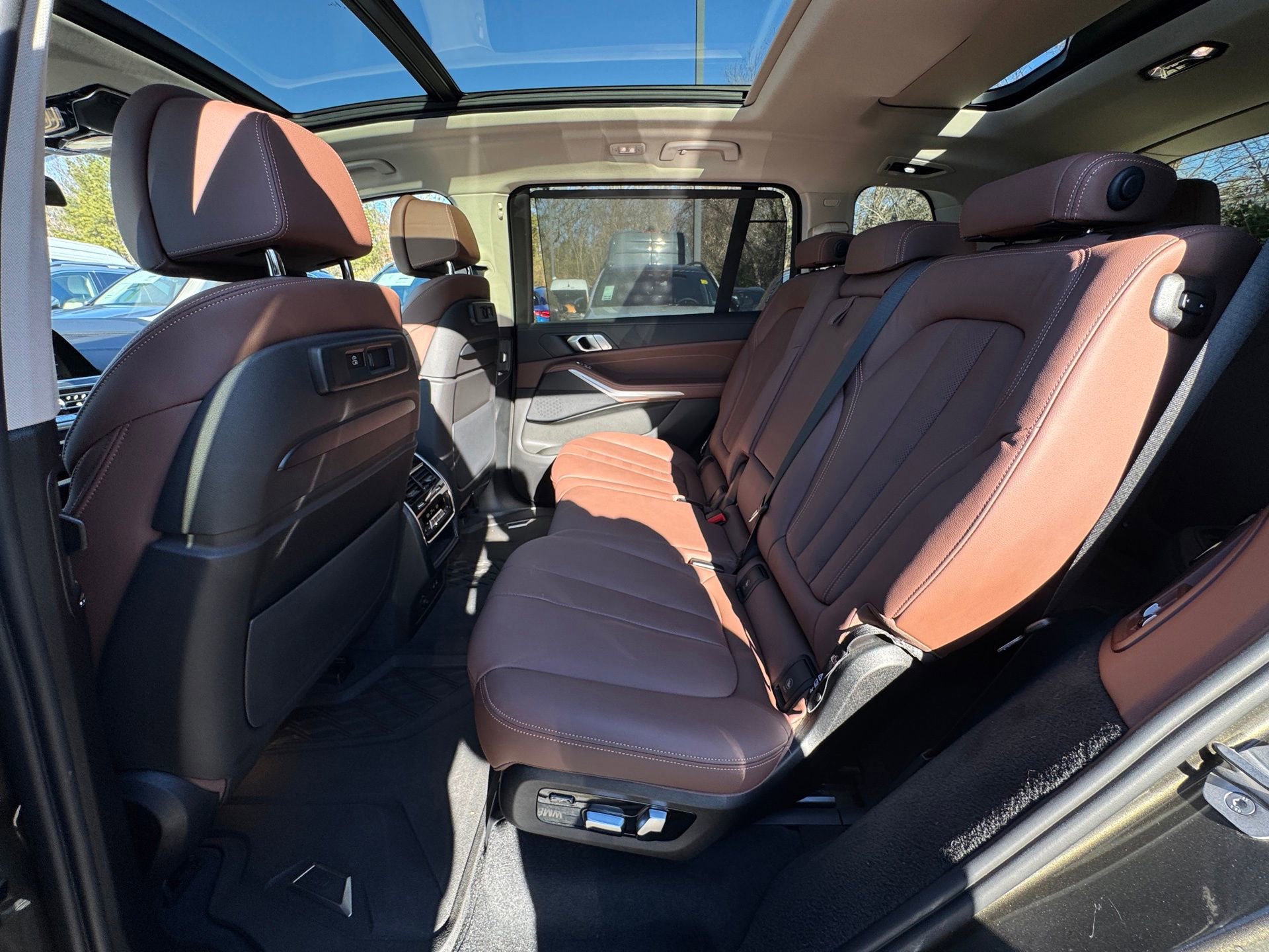 Used 2022 BMW X7 xDrive40i w/ Premium Package image 20