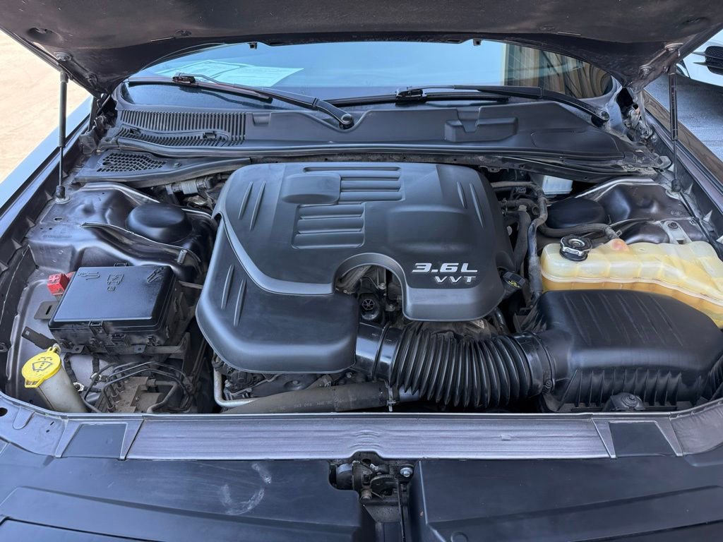 Used 2018 Dodge Challenger SXT image 13