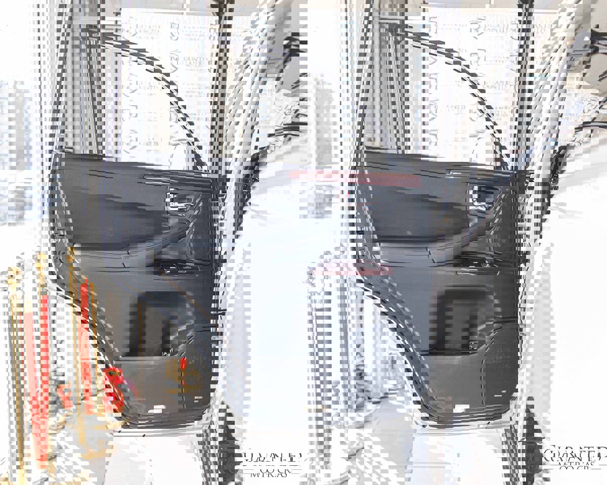 Used 2015 Lexus LX 570 4WD w/ Luxury Package image 36