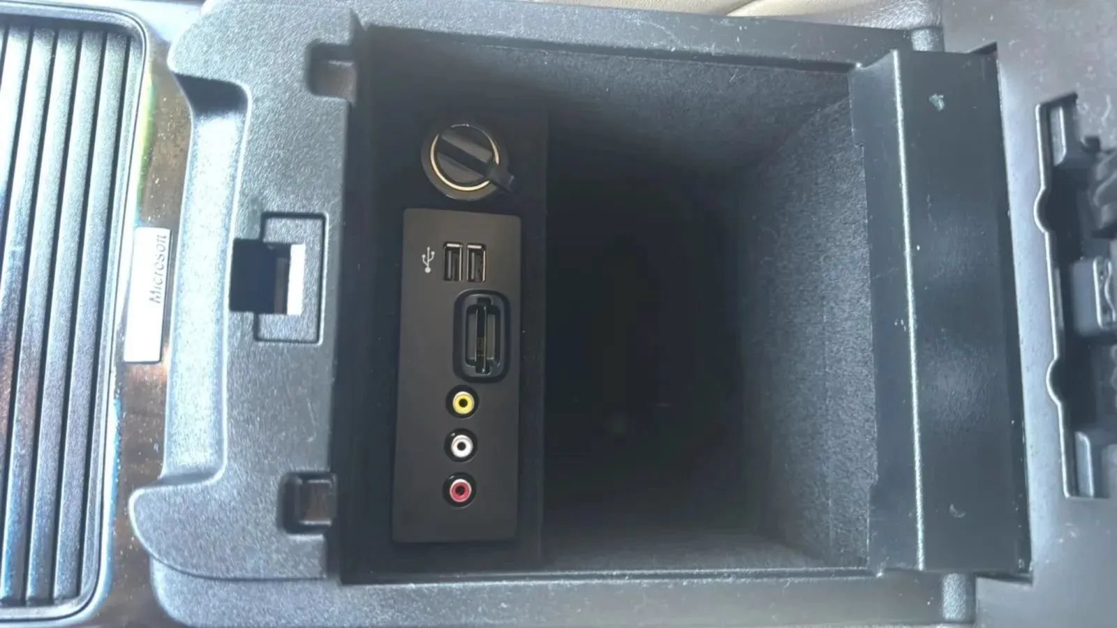 Used 2014 Lincoln MKS w/ Equipment Group 101A FWD image 16