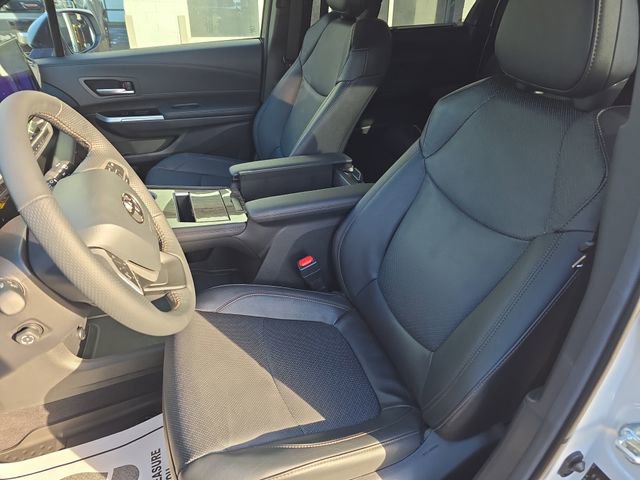 Used 2025 Toyota Sienna Limited image 15