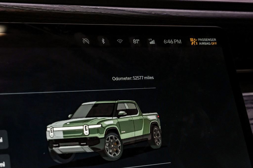 Used 2022 Rivian R1T Adventure image 21