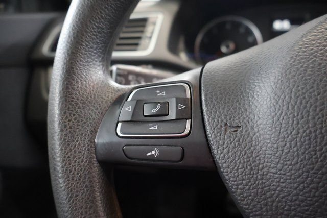 Used 2014 Volkswagen Passat 2.5 S FWD image 17