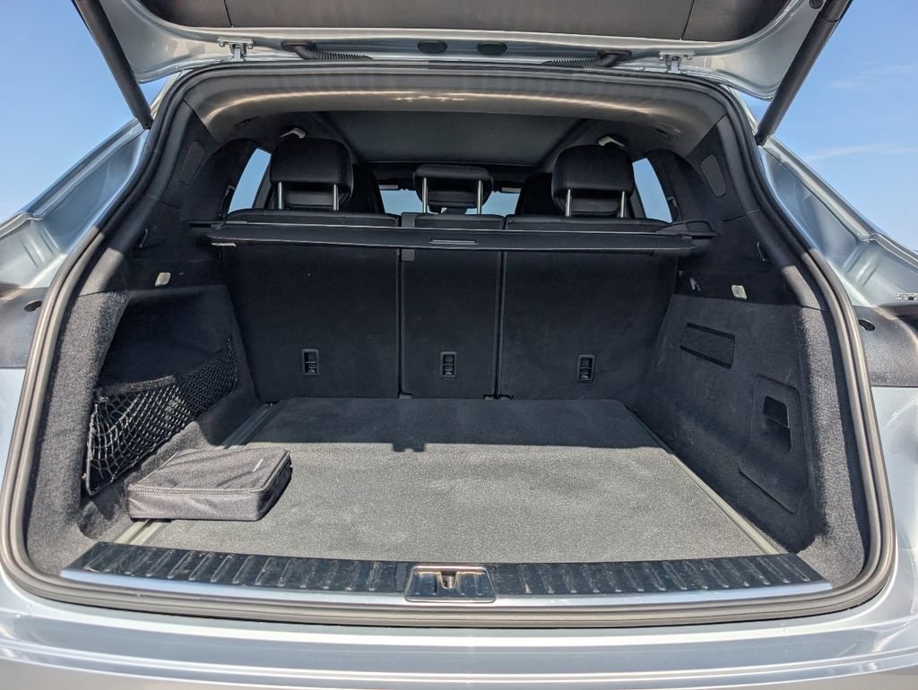 Certified 2023 Porsche Cayenne AWD/4WD image 12