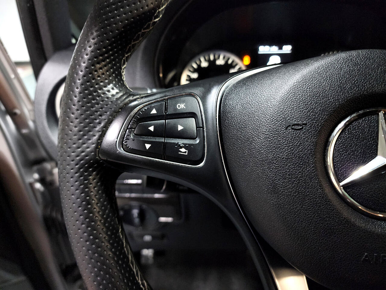 Used 2018 Mercedes-Benz Metris Passenger image 30