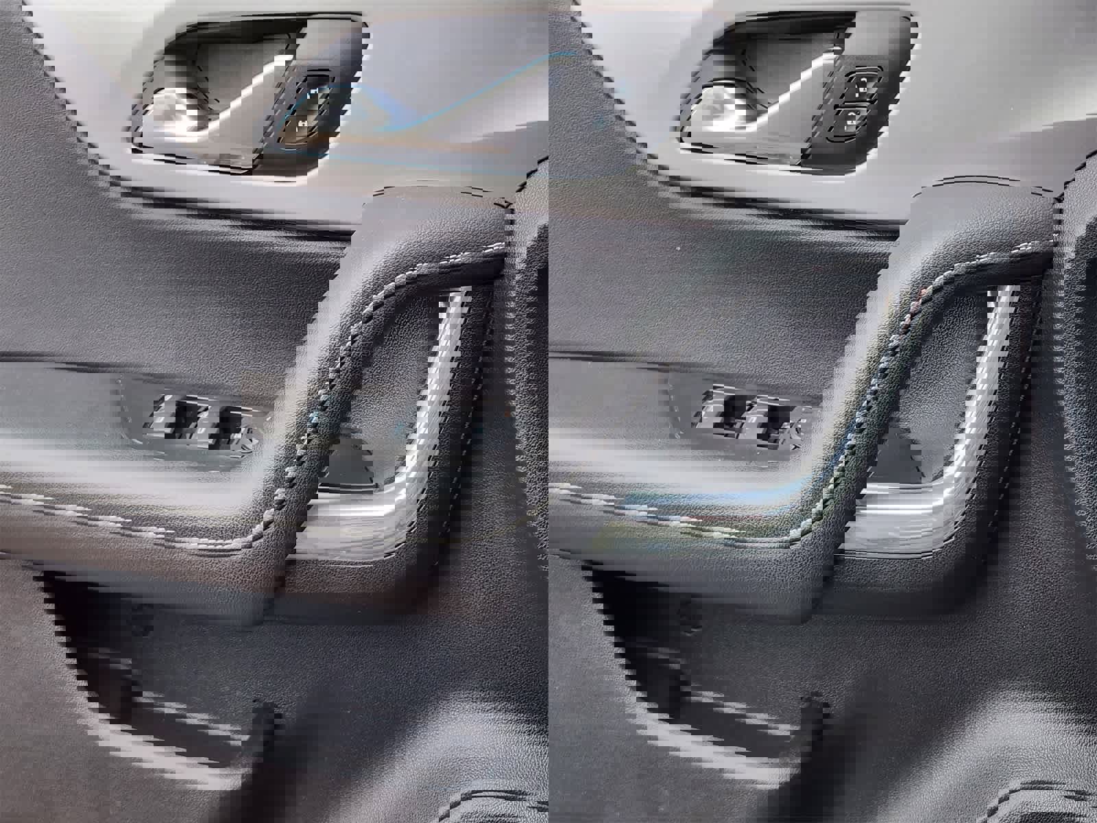 Used 2023 Chevrolet Blazer LT image 20