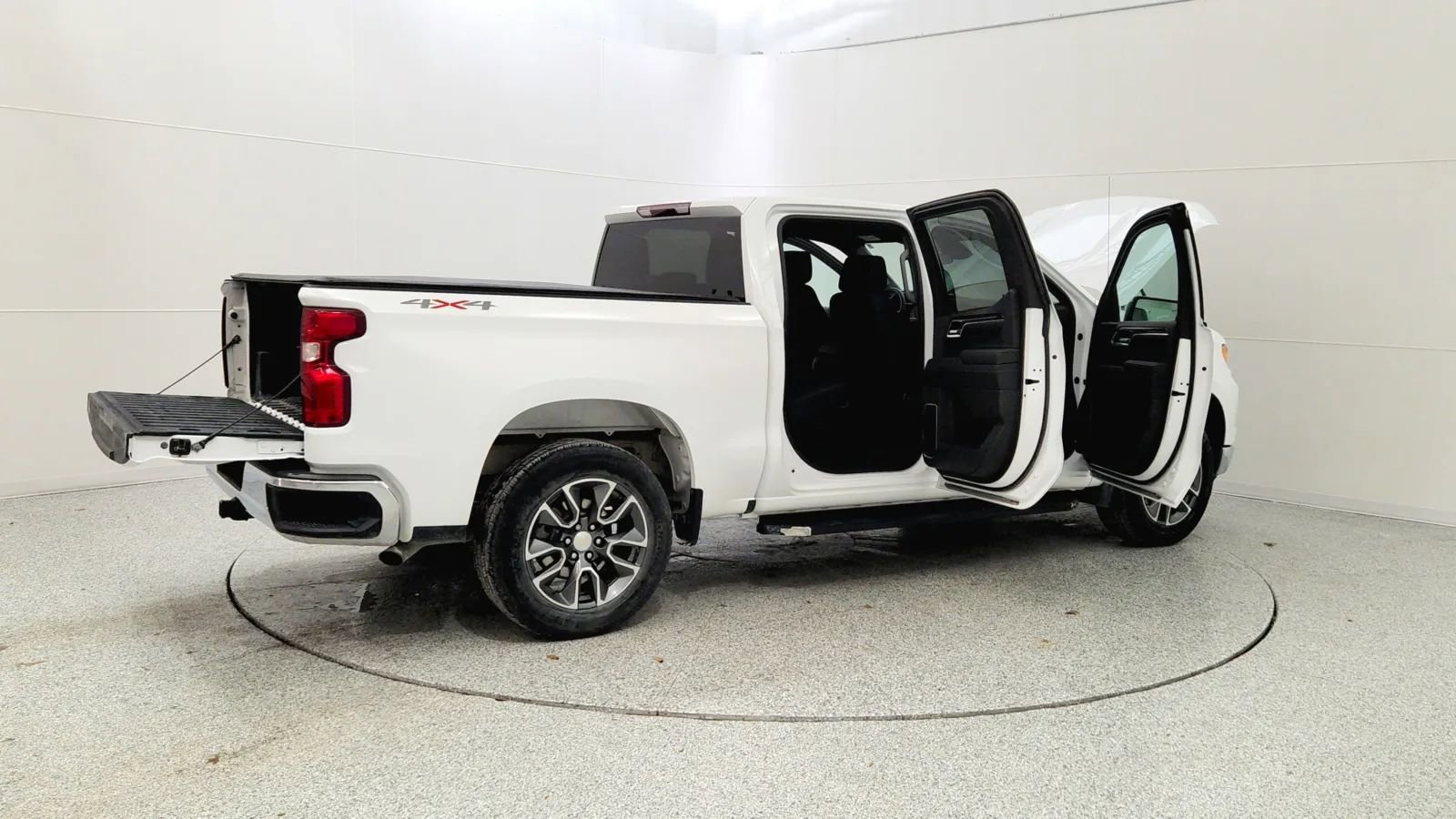 Used 2023 Chevrolet Silverado 1500 LT image 12