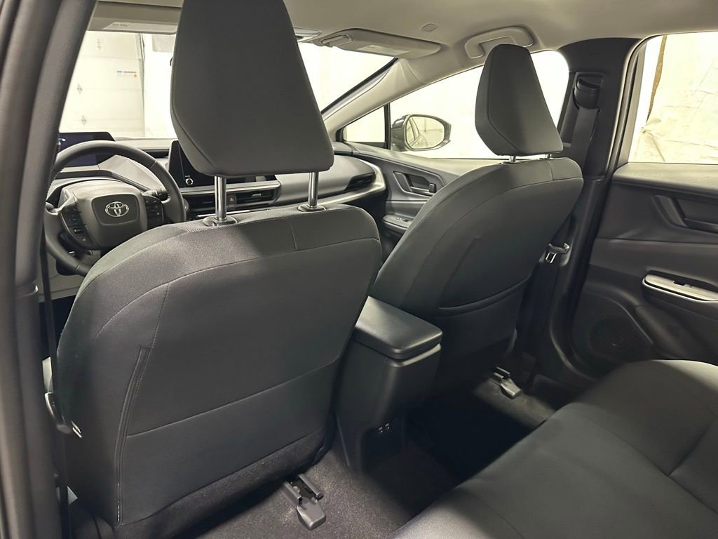 Used 2025 Toyota Prius LE FWD image 48
